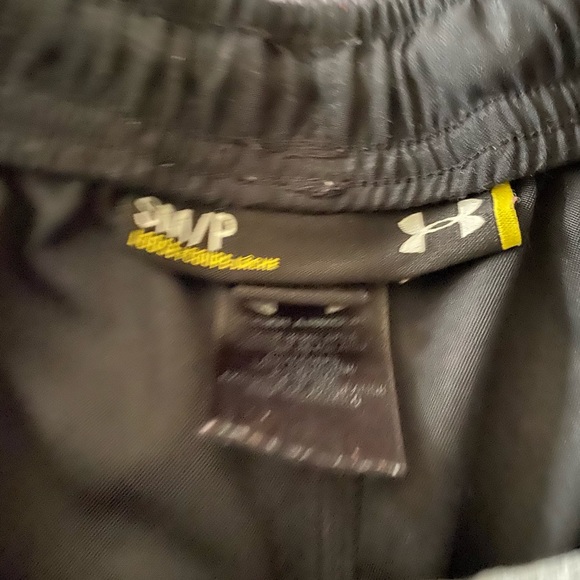 Under Armour shorts - Picture 2 of 2